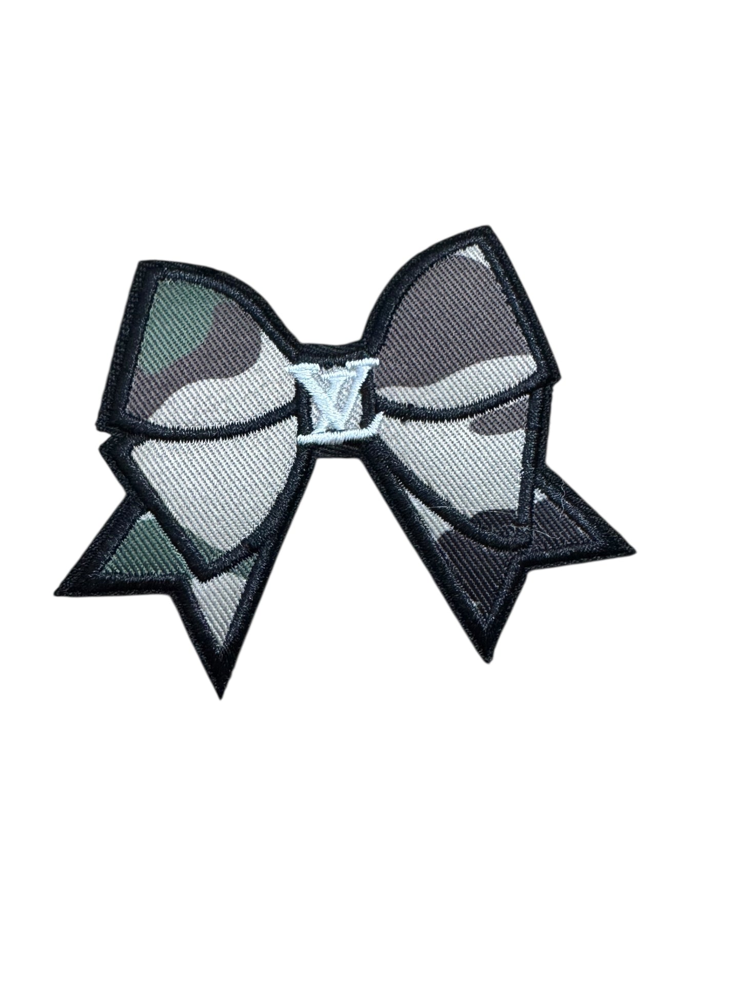 LV-INSPIRED CAMO BOW