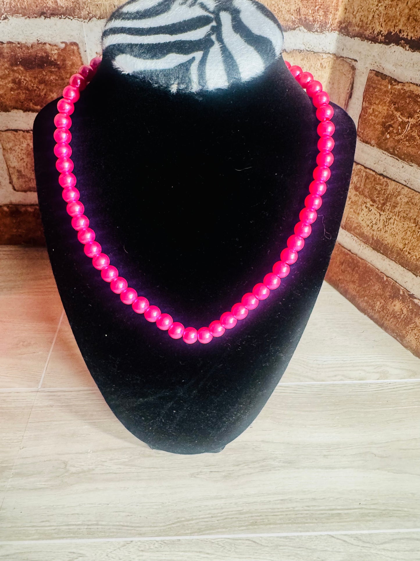 PEARL NECKLACE HOT PNK