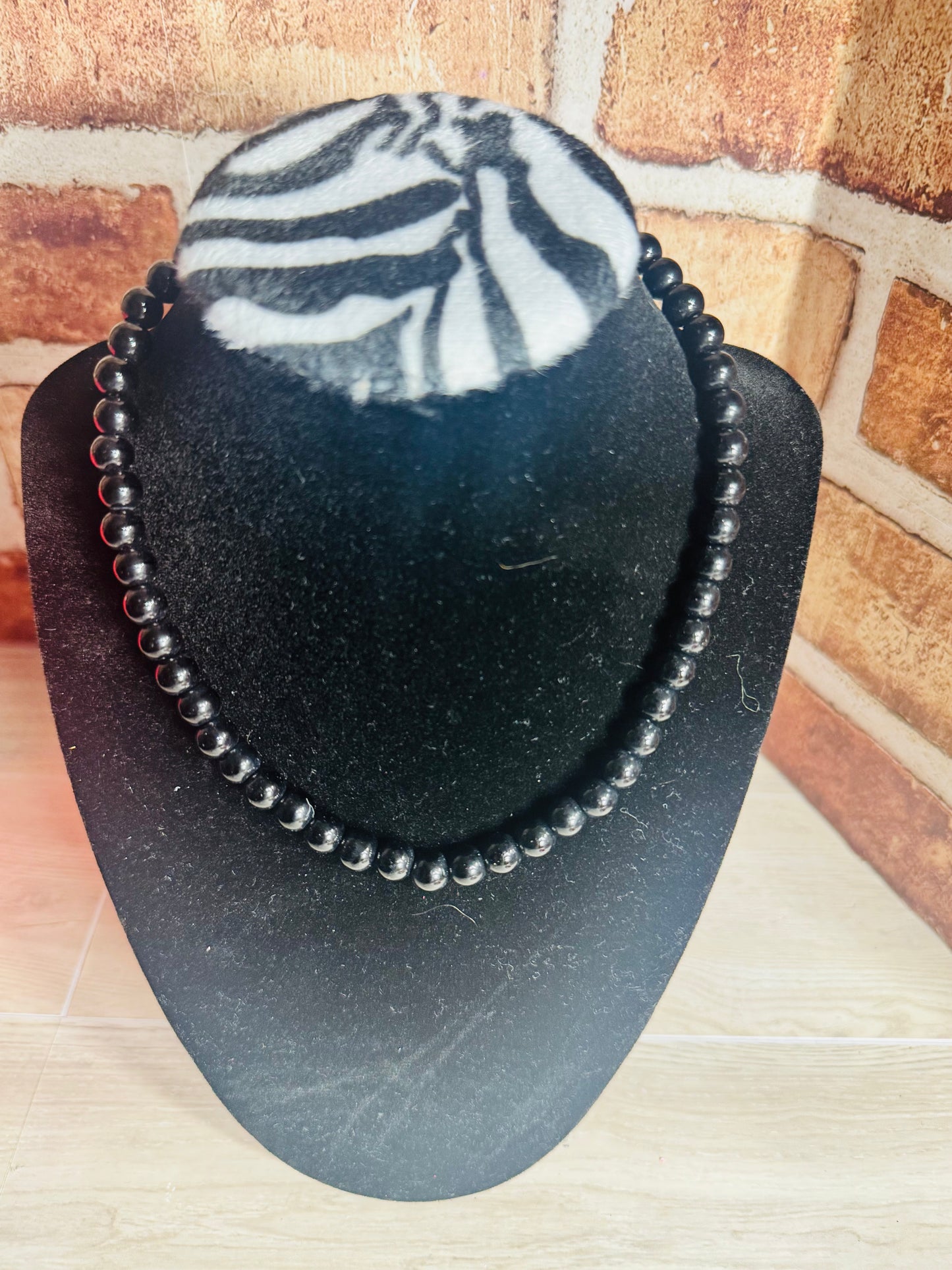 PEARL NECKLACE BLACK
