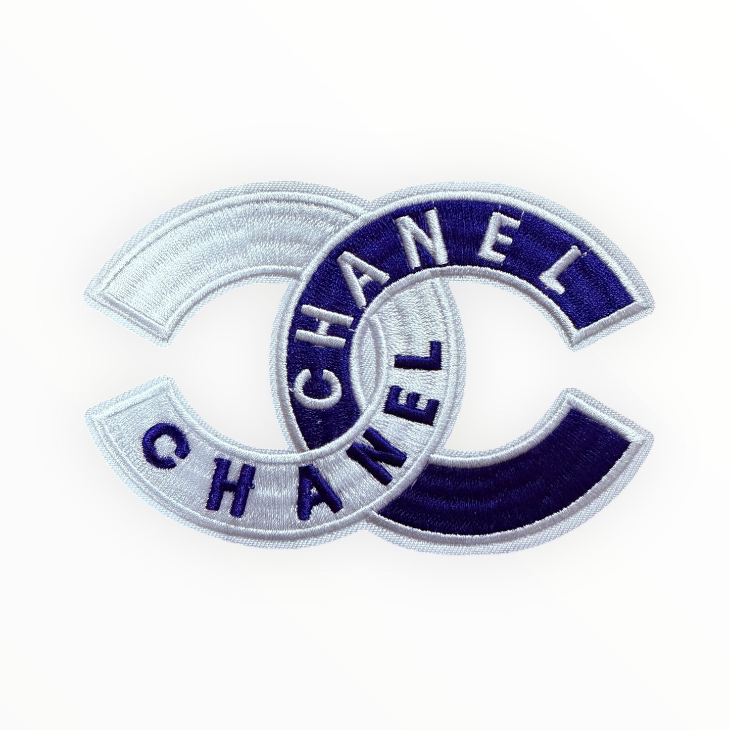 Double C interlocking patch design blue/white