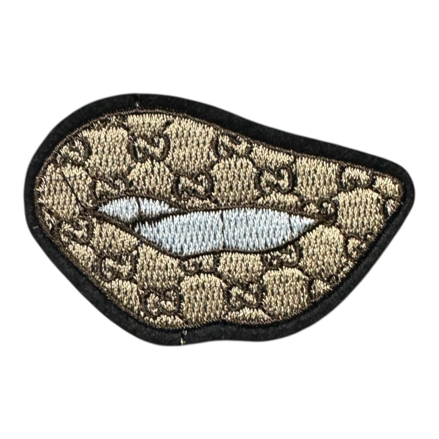 GG-INSPIRED BROWN LIPS W/LOGO