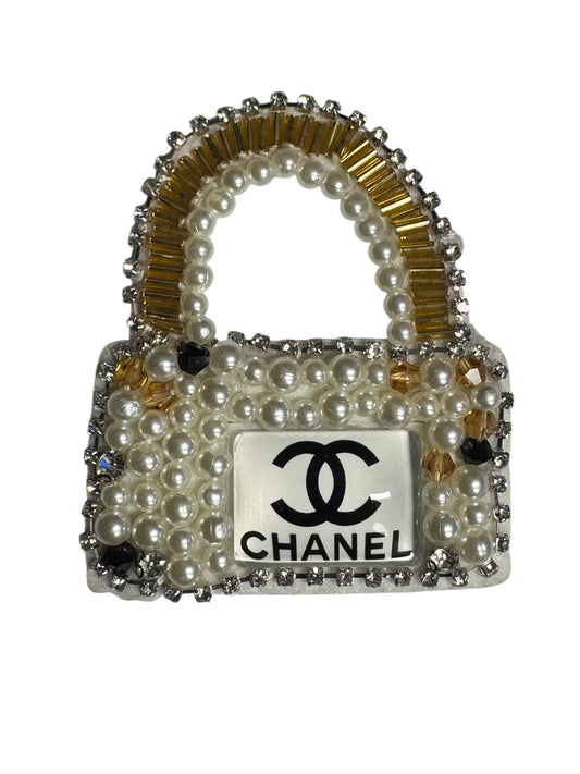 CC CREAM STONE/PEARL HANDBAG