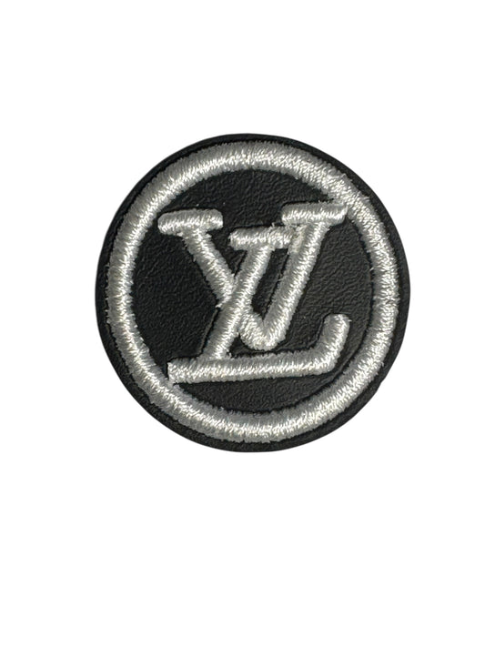 LV-INSPIRED WHITE/BLACK CIRCLE