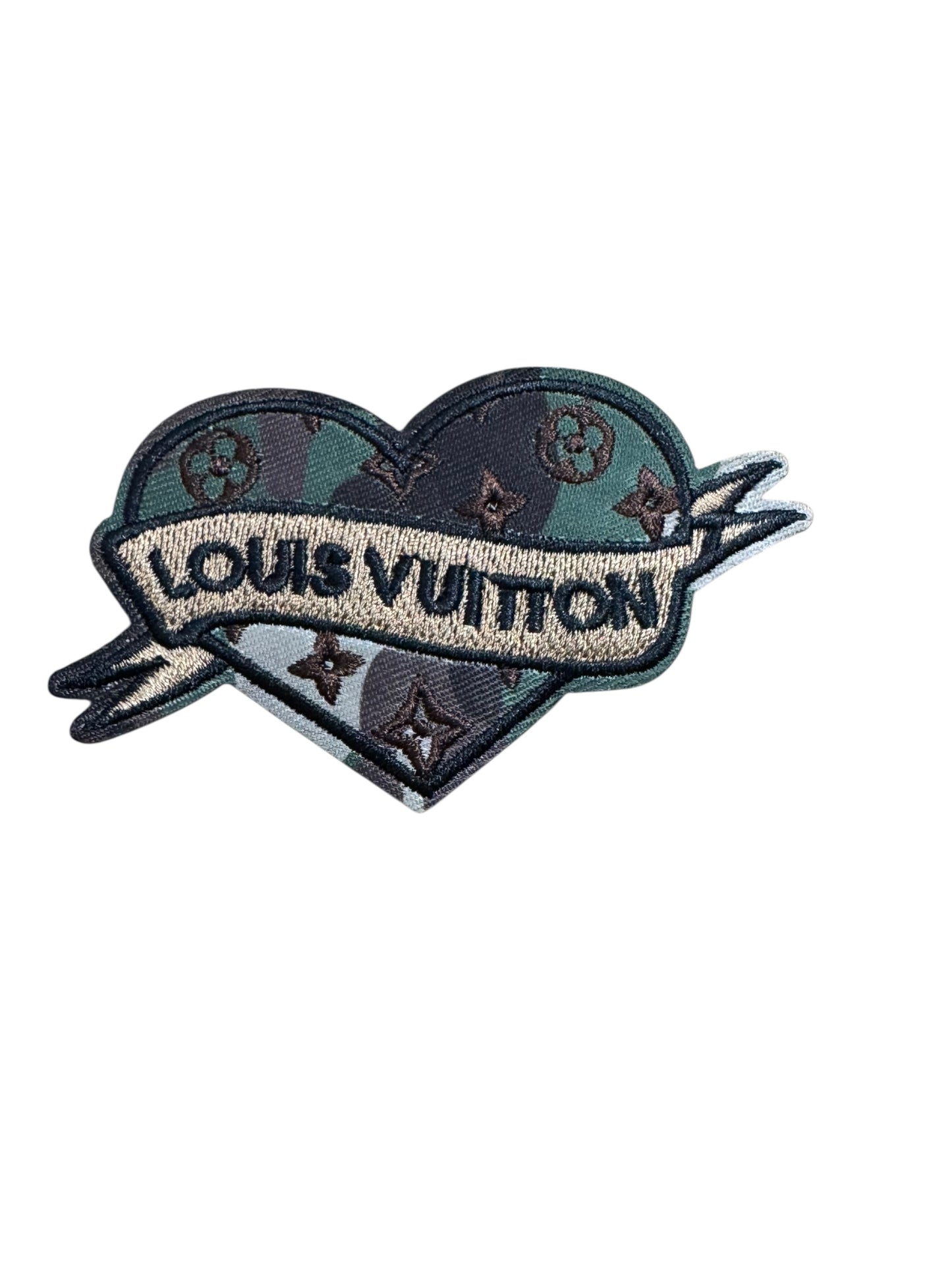 LV-INSPIRED CAMO BANNER HEART