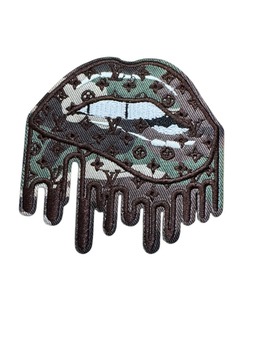 LV-INSPIRED CAMO MOUTH